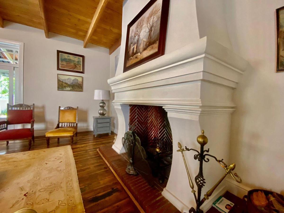 Banhoek Corner Guesthouse สเตลเลนบอช ภายนอก รูปภาพ