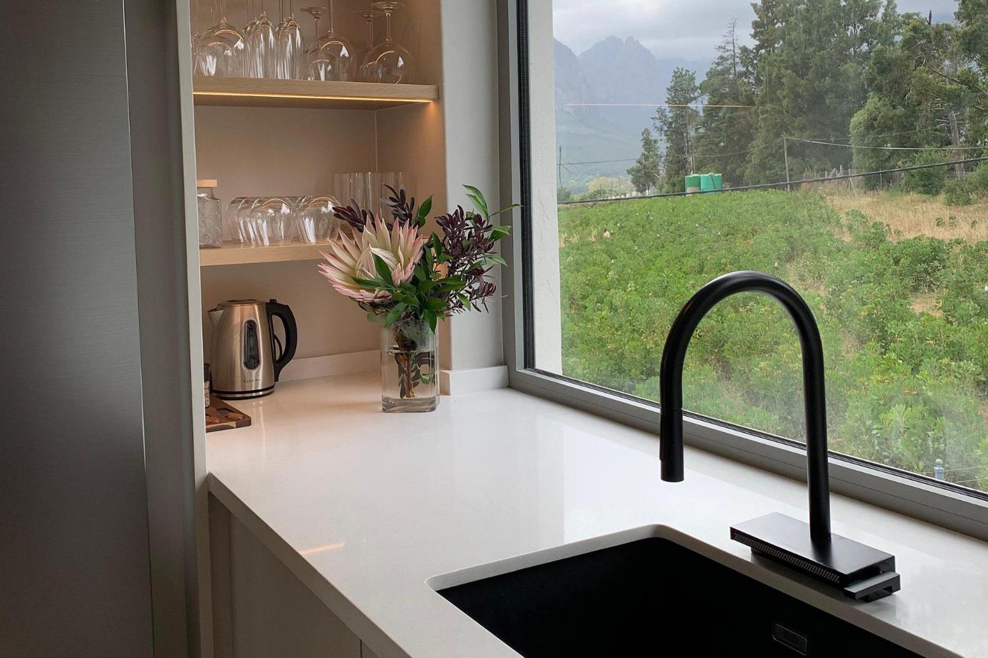 Banhoek Corner Guesthouse สเตลเลนบอช ภายนอก รูปภาพ